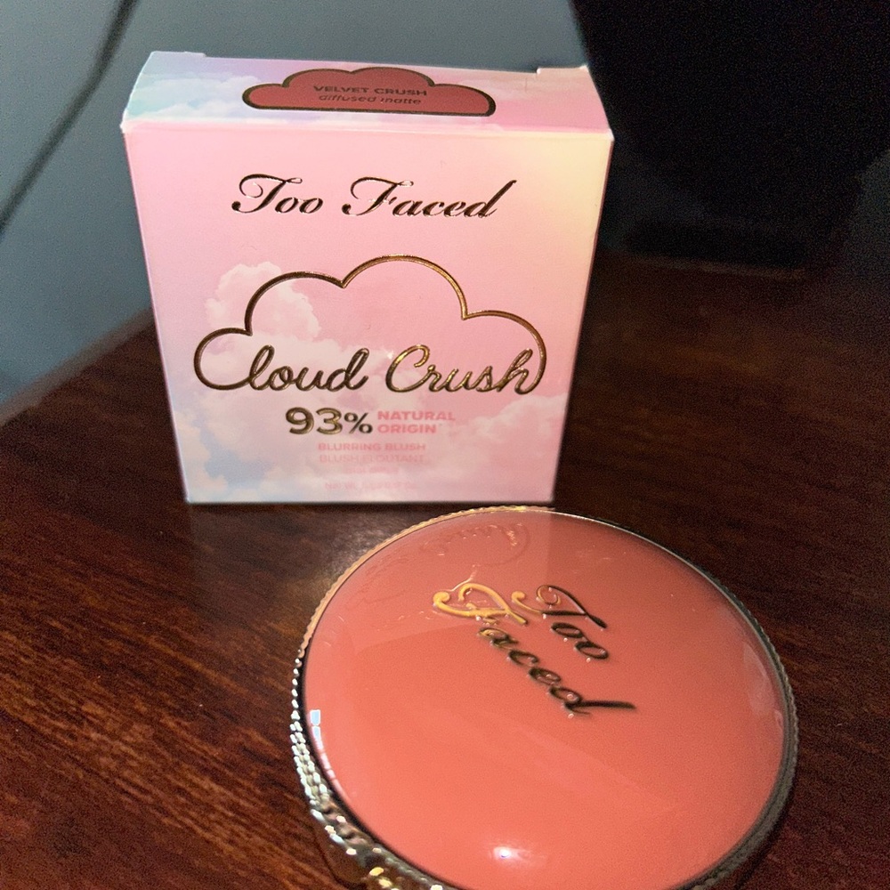 BRAND NEW Too Faced Cloud Crush Blush✨🤍